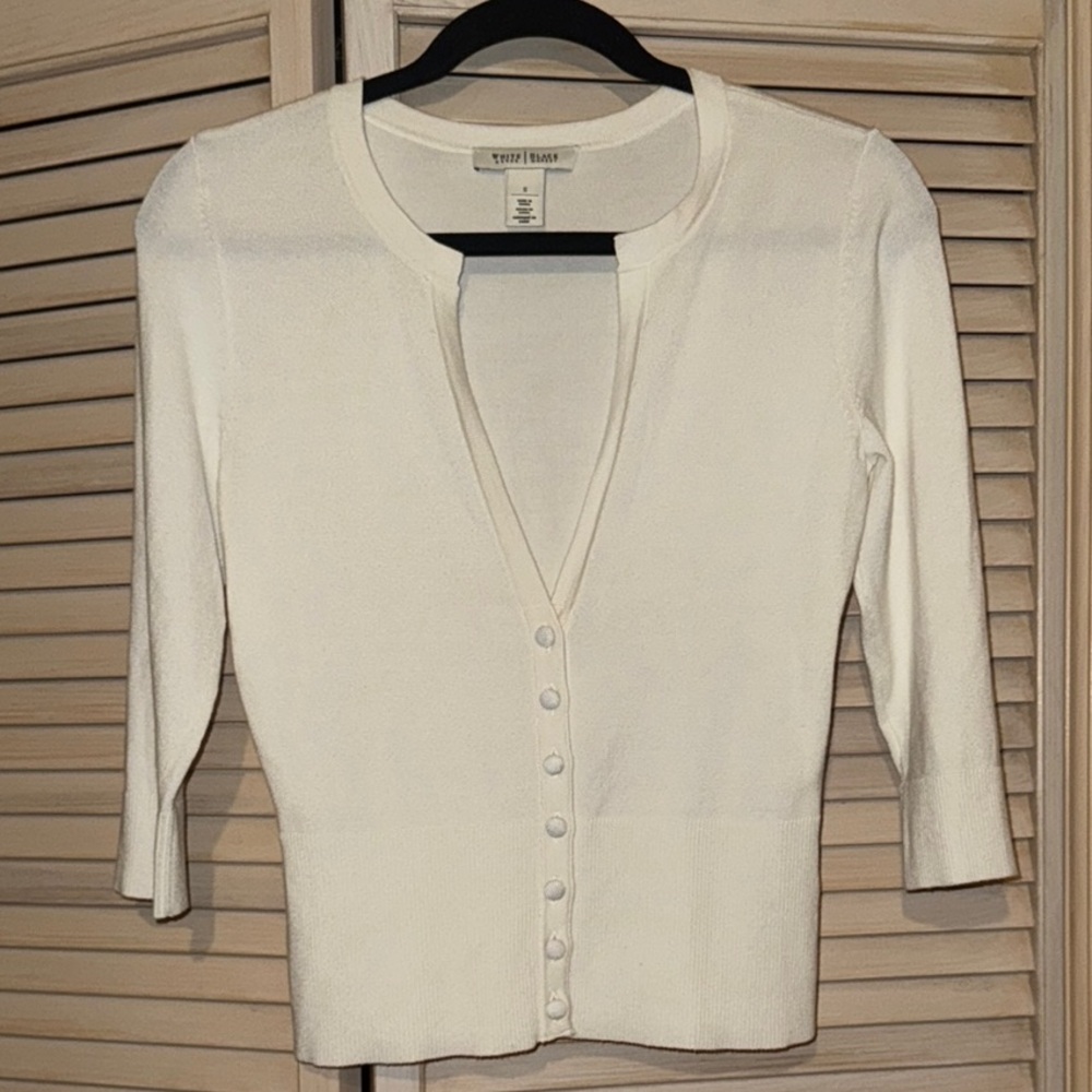 White House Black Market Ivory Knit 3/4 length sleeved cardigan